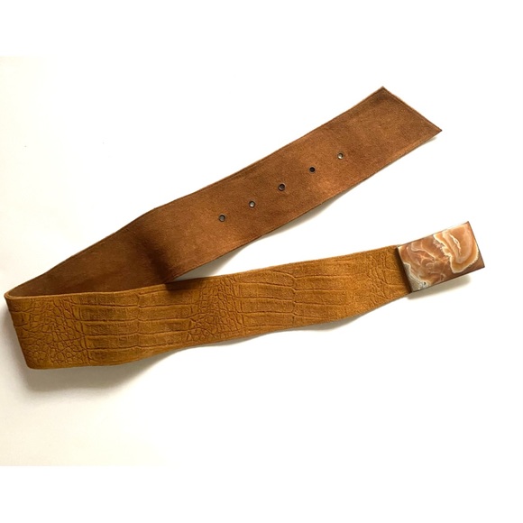 LAS Penelope Wide Statement Belt. Large - Picture 5 of 5